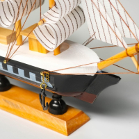 Корабль сувенирный малый «Трёхмачтовый», борта чёрные с белой полосой, паруса белые, 20 × 5 × 19 см Корабль сувенирный малый «Трёхмачтовый», борта чёрные с белой полосой, паруса белые, 20 × 5 × 19 см