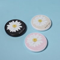 Зеркало складное «Ромашки», d = 7 см, с увеличением, цвет МИКС Зеркало складное «Ромашки», d = 7 см, с увеличением, цвет МИКС