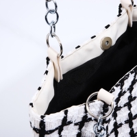 Сумка-тоут на магните, цвет белый Сумка-тоут на магните, цвет белый