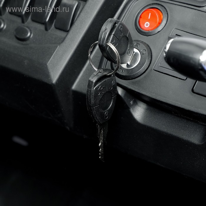 Электромобиль &laquo;БАГГИ&raquo;, полный привод 4WD, кожаное сидение, цвет белый