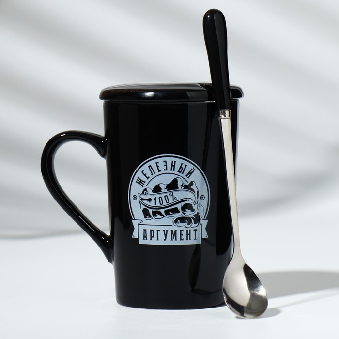 Кружка керамическая &laquo;Аргумент&raquo;, 420 мл, с ложкой и крышкой, цвет чёрный