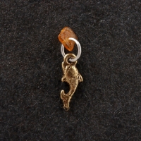 Брелок талисман "Дельфин", латунь, янтарь