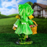 Садовая фигура "Девочка с корзинкой в руке" 33х20см Садовая фигура "Девочка с корзинкой в руке" 33х20см