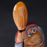 Сувенир "Бабушка Яга с метлой", селенит Сувенир "Бабушка Яга с метлой", селенит