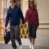 Толстовка на молнии с капюшоном женская Queen, красная, размер 3XL