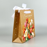 Пакет ламинированный с лентой «Самой нежной», M 30 × 9 × 26 см Пакет ламинированный с лентой «Самой нежной», M 30 × 9 × 26 см