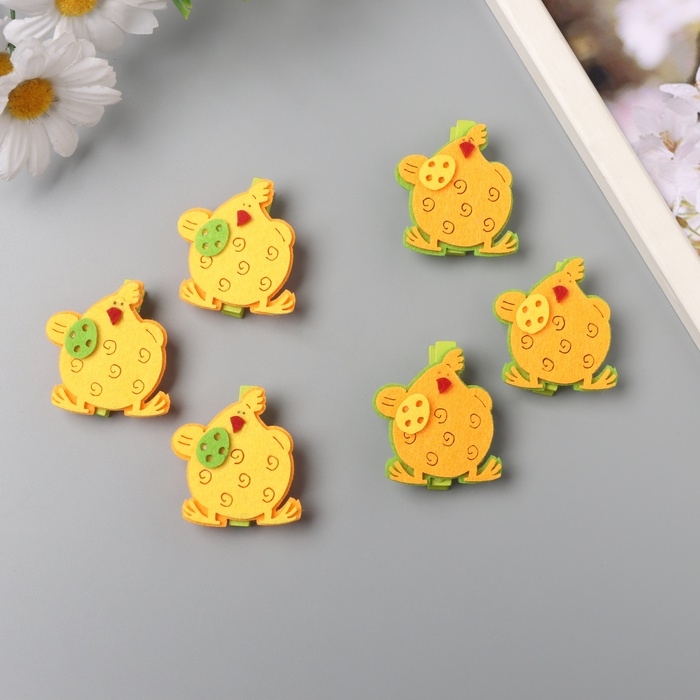 Декор для творчества дерево фетр Декор для творчества дерево фетр "Прищепка. Курочка с яйцом" набор 3 шт 1,8х3,8х4,8 см МИКС