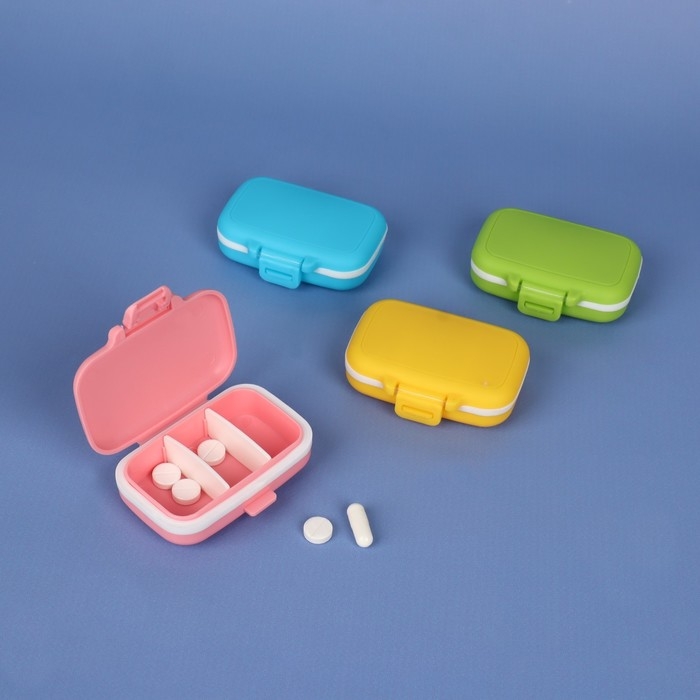 Таблетница, 8 × 6 × 3 см, 3 секции, цвет МИКС Таблетница, 8 × 6 × 3 см, 3 секции, цвет МИКС