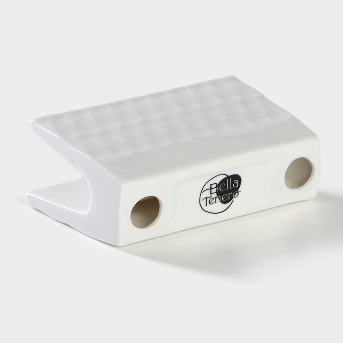 Набор керамический для специй на бамбуковой подставке BellaTenero «Герда», 3 предмета: солонка 120 мл, перечница 120 мл, салфетница, цвет белый Набор керамический для специй на бамбуковой подставке BellaTenero «Герда», 3 предмета: солонка 120 мл, перечница 120 мл, салфетница, цвет белый