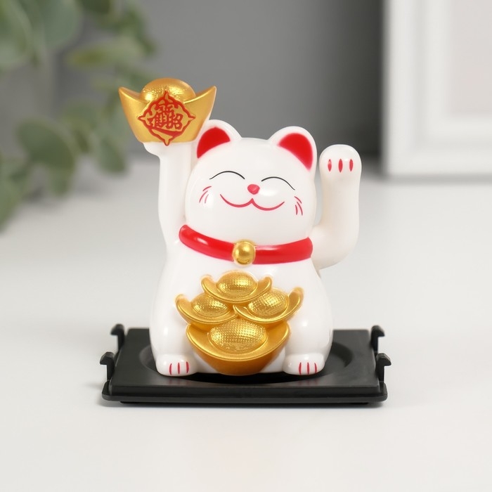 Маятник пластик Маятник пластик "Белый Манэки-нэко со слитками Ямб" 5х5х6 см