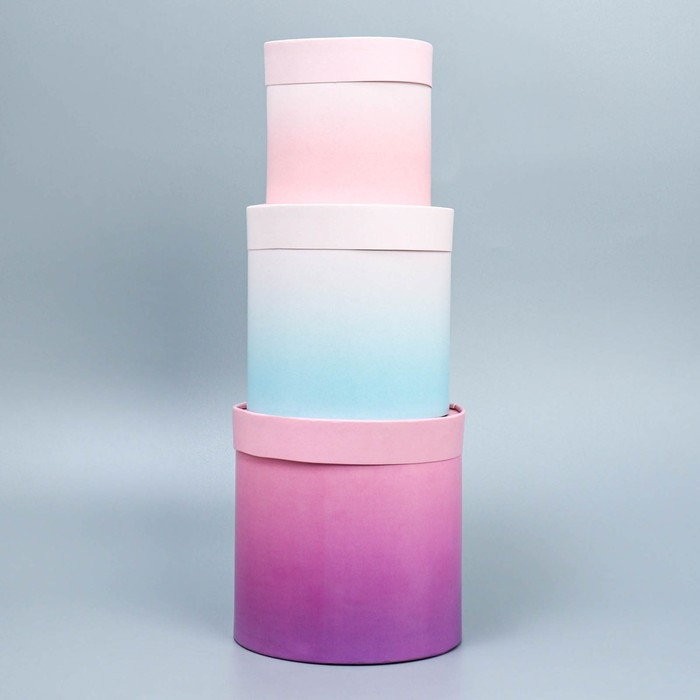 Набор шляпных коробок 3 в 1, упаковка подарочная, «Градиент», 13 х 13 - 18 х 18 см Набор шляпных коробок 3 в 1, упаковка подарочная, «Градиент», 13 х 13 - 18 х 18 см