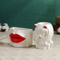 Набор кашпо "Губы и девушка" 2 шт, перламутр с красным, 15см Набор кашпо "Губы и девушка" 2 шт, перламутр с красным, 15см