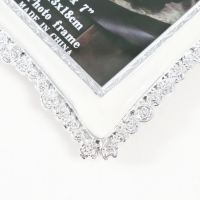 Фоторамка пластик под металл 13х18 см "Розы" серебро и перламутр 22х17,5х1 см Фоторамка пластик под металл 13х18 см "Розы" серебро и перламутр 22х17,5х1 см