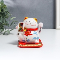 Маятник керамика "Манэки-нэко с цветком" от солнечных батарей 10х8,3х9,7 см Маятник керамика "Манэки-нэко с цветком" от солнечных батарей 10х8,3х9,7 см