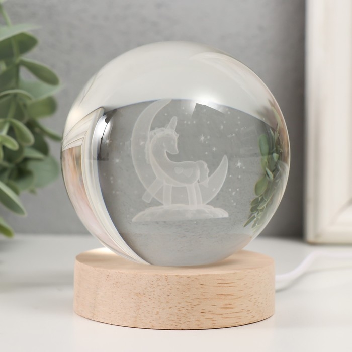 Сувенир стекло подсветка Сувенир стекло подсветка "Единорог на месяце" d=8 см подставка дерево, USB 8х8х9,5 см