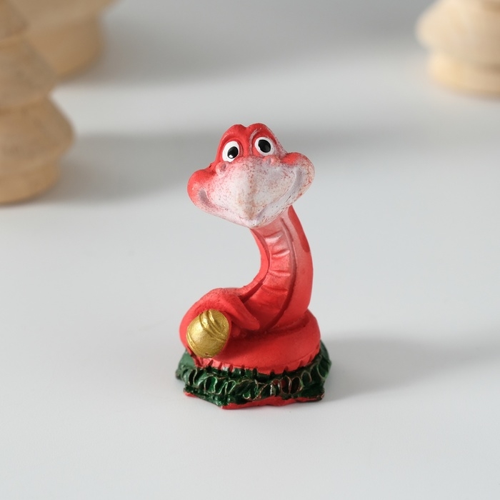 Сувенир полистоун "Добрая змейка" МИКС 2,5х2,5х4 см