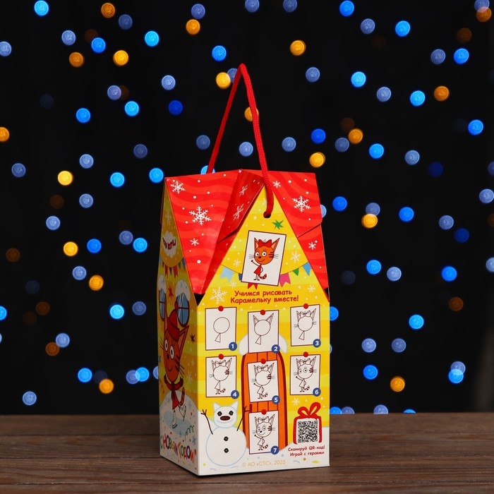 Новый год. Коробка подарочная складная "Три кота" 10,5 х 10,5 х 21,5 см.