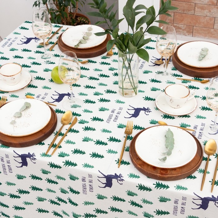 Скатерть Доляна "Елочки" 145х145&plusmn;3см,100%пэ, рогожка 130 гр/м