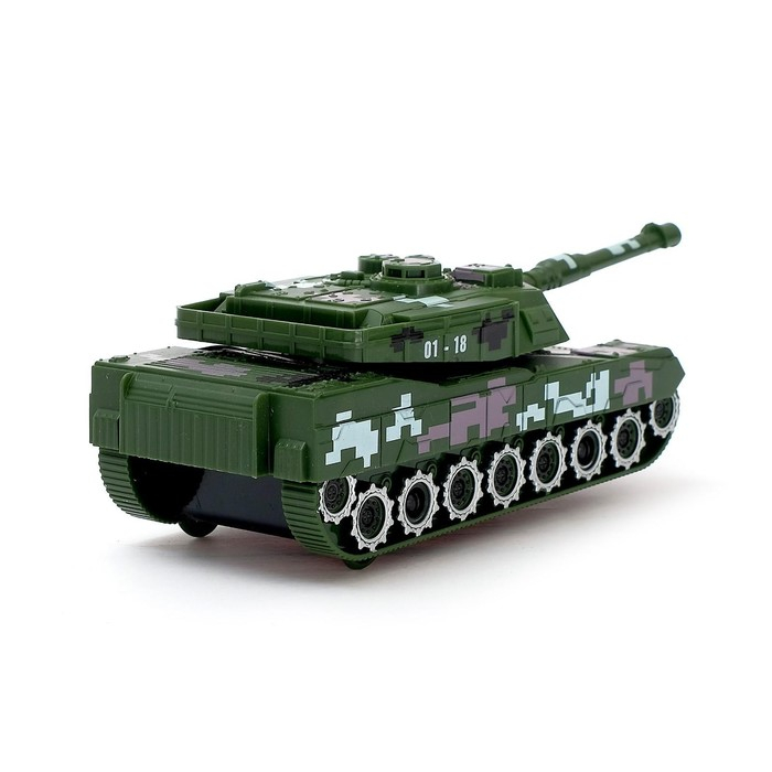 Танк &laquo;Победа&raquo;, работает от батареек, световые и звуковые эффекты, МИКС