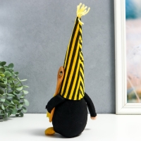 Кукла интерьерная "Бабуля в полосатом колпаке с ложкой для мёда и пчёлами" 28х8 см Кукла интерьерная "Бабуля в полосатом колпаке с ложкой для мёда и пчёлами" 28х8 см