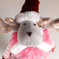 Кукла интерьерная "Лосик в юбочке в клетку, в розовой жилетке-травке" 53х13х18 см Кукла интерьерная "Лосик в юбочке в клетку, в розовой жилетке-травке" 53х13х18 см