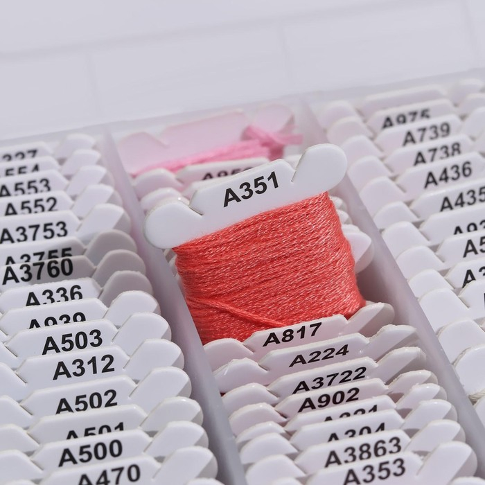 Набор ниток мулине «Ассорти», 4 ± 0,3 м, 80 шт Набор ниток мулине «Ассорти», 4 ± 0,3 м, 80 шт