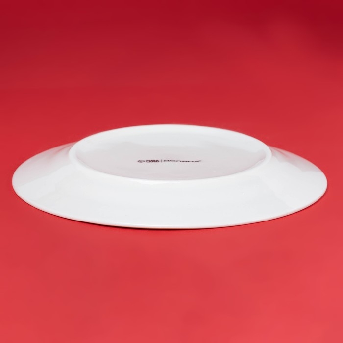 Тарелка новогодняя Доляна &laquo;Парк аттракционов&raquo;, d=20,5 см, фарфор, цвет белый