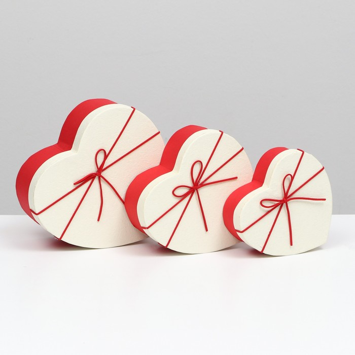 Набор коробок 3 в 1 сердца, красный-белый 21 х 19 х 9 - 15.5 х 14 х 6 см Набор коробок 3 в 1 сердца, красный-белый 21 х 19 х 9 - 15.5 х 14 х 6 см