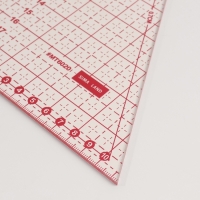 Линейка для квилтинга и пэчворка, 20 &times; 23 &times; 0,3 см, цвет прозрачный/розовый