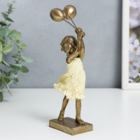 Сувенир полистоун "Малышка с воздушными шариками, жёлтое платье" 17х5х9 см