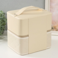 Шкатулка кожзам для косметики "Ромбы и цветы. Этажи" молочная 24,5х20,5х27 см Шкатулка кожзам для косметики "Ромбы и цветы. Этажи" молочная 24,5х20,5х27 см