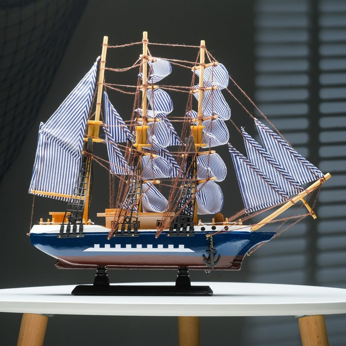 Корабль сувенирный средний &laquo;Всадник&raquo;, паруса синие, микс, 43х8,5х39 см