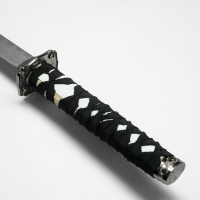 Сувенирное оружие «Катана на подставке», чёрные ножны с резным драконом, рукоять микс 100см Сувенирное оружие «Катана на подставке», чёрные ножны с резным драконом, рукоять микс 100см