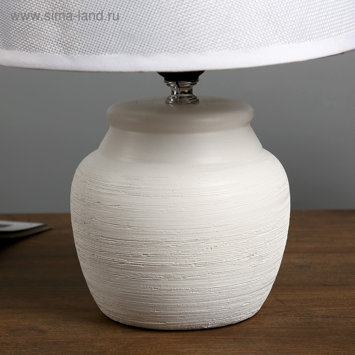 Лампа настольная "Авейро" 1х40Вт Е27 белый 22х22х32 см RISALUX