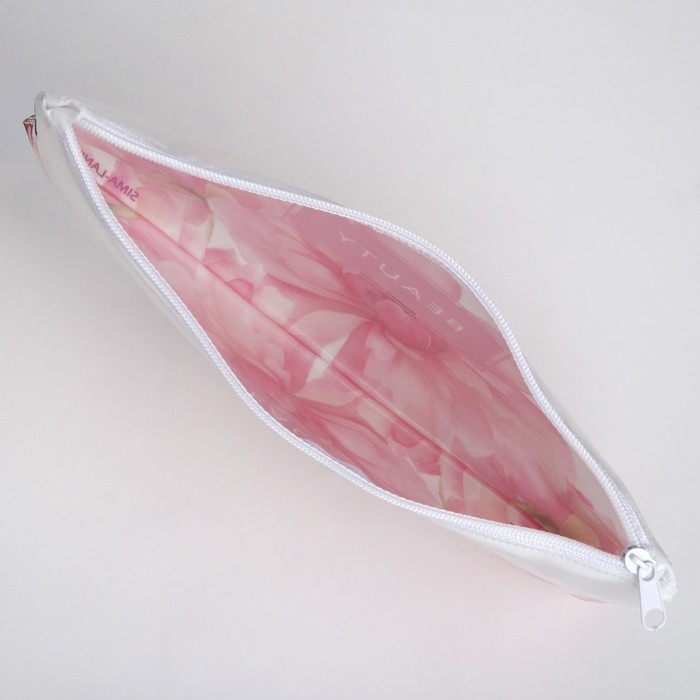 Косметичка-пенал PVC на молнии &laquo;Цветы&raquo;