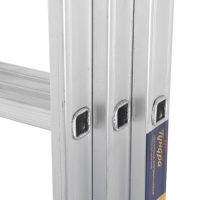 Лестница ТУНДРА, трехсекционная, алюминиевая, 8 ступеней Лестница ТУНДРА, трехсекционная, алюминиевая, 8 ступеней