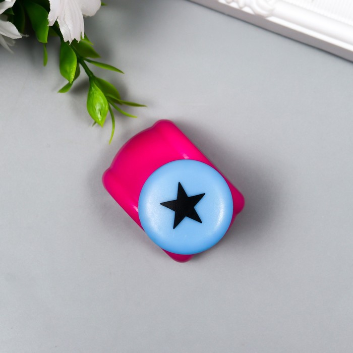 Набор фигурных дыроколов в сундучке (набор 8 шт) МИКС 17х19х4,5 см Набор фигурных дыроколов в сундучке (набор 8 шт) МИКС 17х19х4,5 см