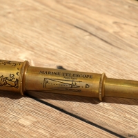 Сувенир "Телескоп" 43 см, гравированный, (диаметр объектива 4 см), латунь Сувенир "Телескоп" 43 см, гравированный, (диаметр объектива 4 см), латунь