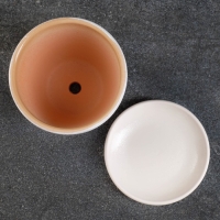 Горшок цветочный "Халва" бежевый крокус, 0,75 л Горшок цветочный "Халва" бежевый крокус, 0,75 л