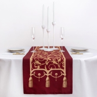 Дорожка на стол &laquo;Королевский узор&raquo; 40*146 см