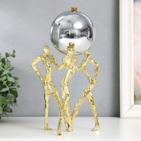 Сувенир "Люди с шаром" 17х17х27 Сувенир "Люди с шаром" 17х17х27