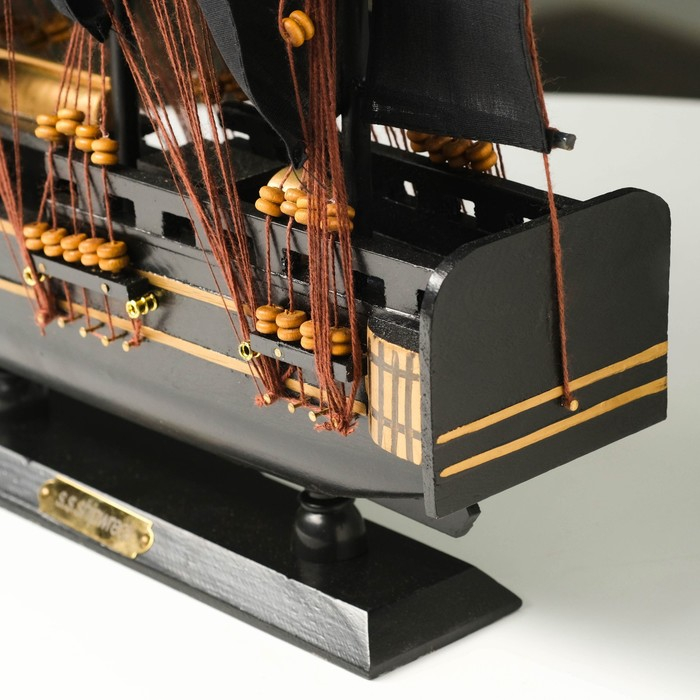 Корабль сувенирный средний «Волк» Корабль сувенирный средний «Волк»