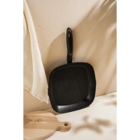 Сковорода-гриль алюминиевая с антипригарным покрытием SL Home, d=28 см, h=4,2 см, индукция, цвет чёрный Сковорода-гриль алюминиевая с антипригарным покрытием SL Home, d=28 см, h=4,2 см, индукция, цвет чёрный