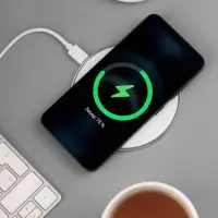 Кружка с подогревом и беспроводной зарядкой Dual Base ver. 2.0 Matt, белая Кружка с подогревом и беспроводной зарядкой Dual Base ver. 2.0 Matt, белая