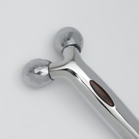 Массажёр для лица и зоны декольте, 2 шара, 14,3 × 4,5 см, цвет серебристый Массажёр для лица и зоны декольте, 2 шара, 14,3 × 4,5 см, цвет серебристый