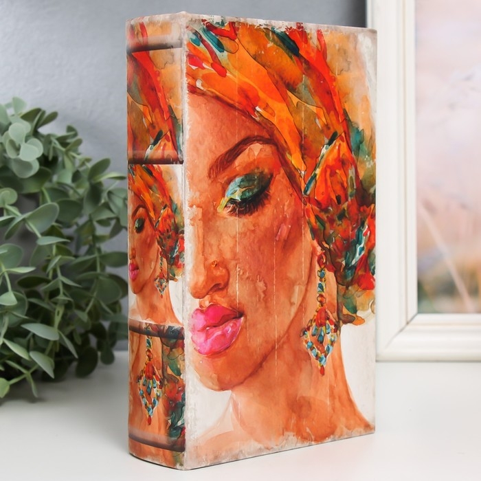 Сейф-книга дерево кожзам Сейф-книга дерево кожзам "Красивая девушка" 21х13х5 см