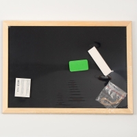 Доска меловая для рисования и записей односторонняя, 35 &times; 25 &times; 1,5 см, набор мелков и губка