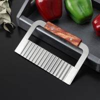 Нож для фигурной резки Доляна, 18×12 см, цвет серебристый Нож для фигурной резки Доляна, 18×12 см, цвет серебристый