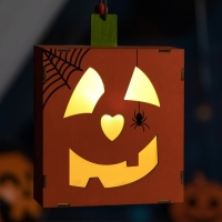 Светодиодная подвеска «Фонарь Джека» 12.5 × 16 × 3.5 см, пластик, батарейки LR1130х3 (в комплекте), свечение тёплое белое Светодиодная подвеска «Фонарь Джека» 12.5 × 16 × 3.5 см, пластик, батарейки LR1130х3 (в комплекте), свечение тёплое белое