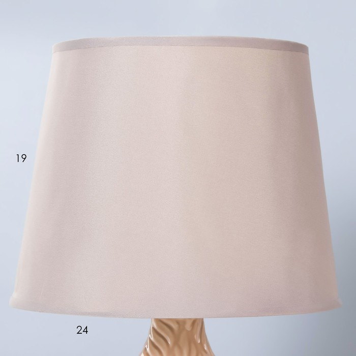 Настольная лампа "Тропики" Е14 1х40Вт  бежевый 25х25х42 см RISALUX